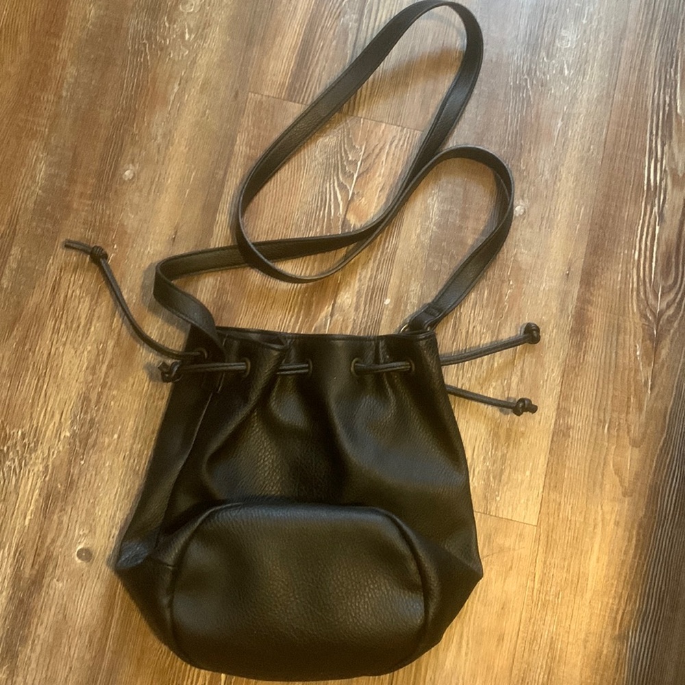 Mossimo bucket purse 🎉🎉